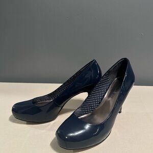Madden Girl Navy Women's Heels Stylish Squared toe